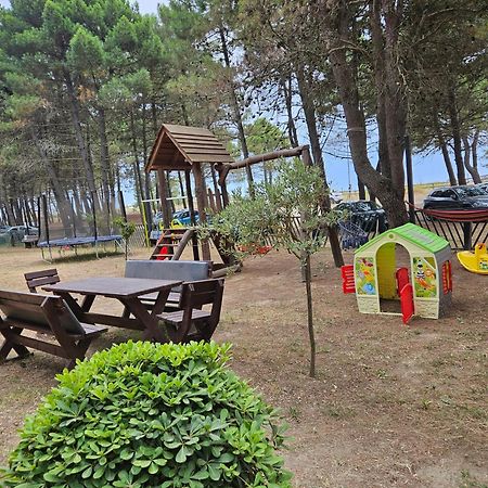 הוילה אולסינץ' Saranda Beach Bungalow מראה חיצוני תמונה