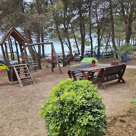 הוילה אולסינץ' Saranda Beach Bungalow מראה חיצוני תמונה