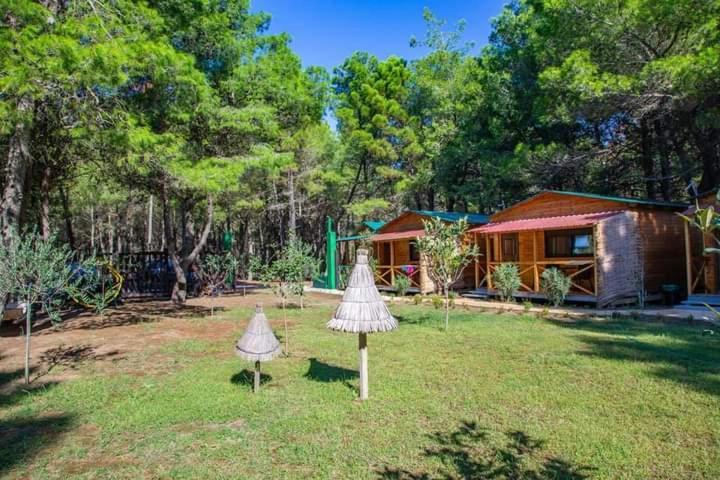 הוילה אולסינץ' Saranda Beach Bungalow מראה חיצוני תמונה