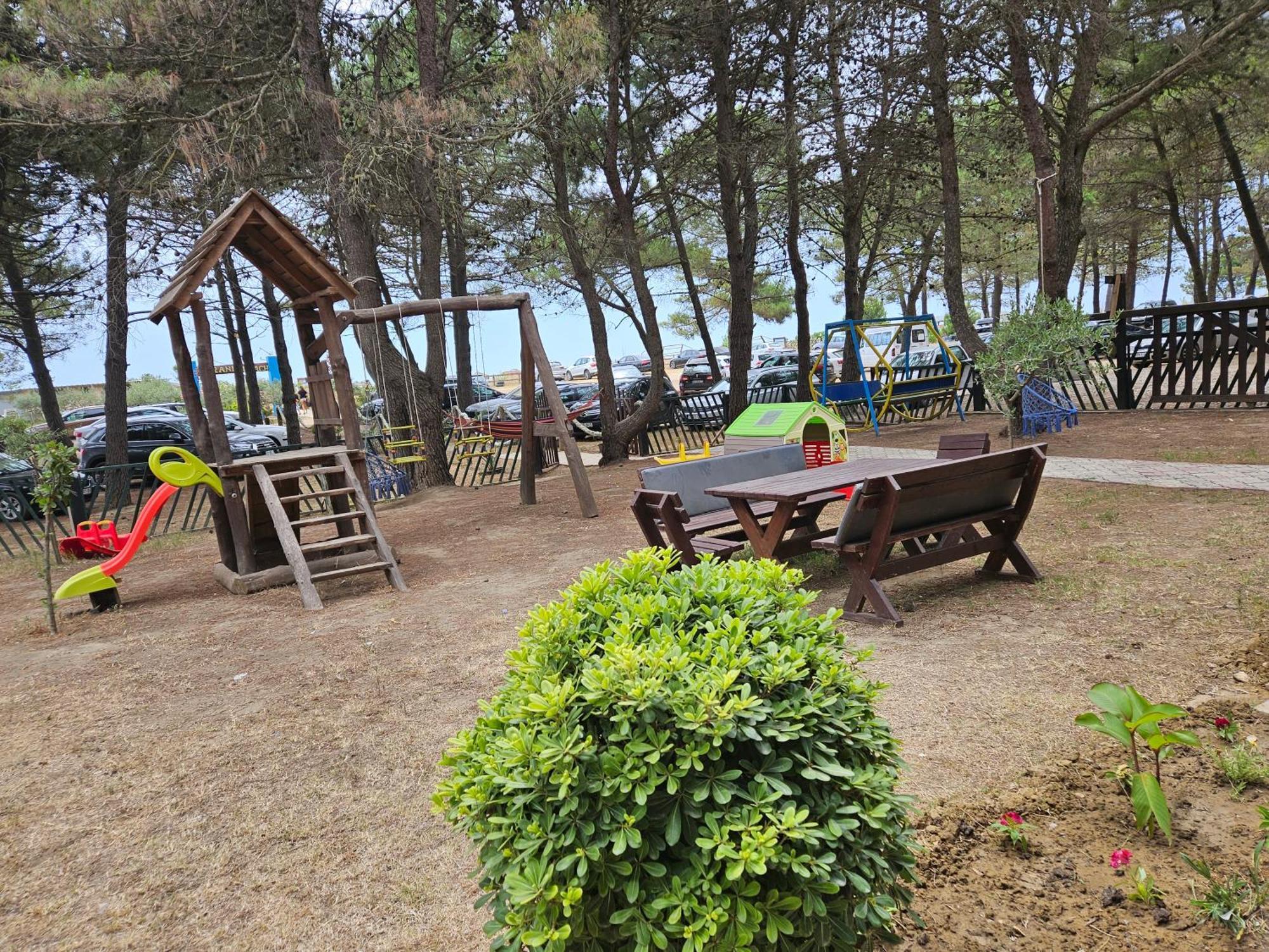 הוילה אולסינץ' Saranda Beach Bungalow מראה חיצוני תמונה