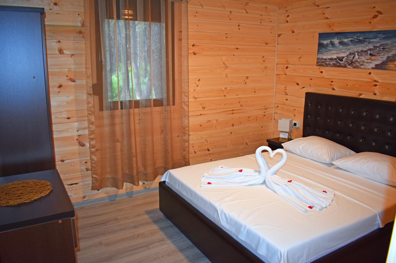 הוילה אולסינץ' Saranda Beach Bungalow מראה חיצוני תמונה