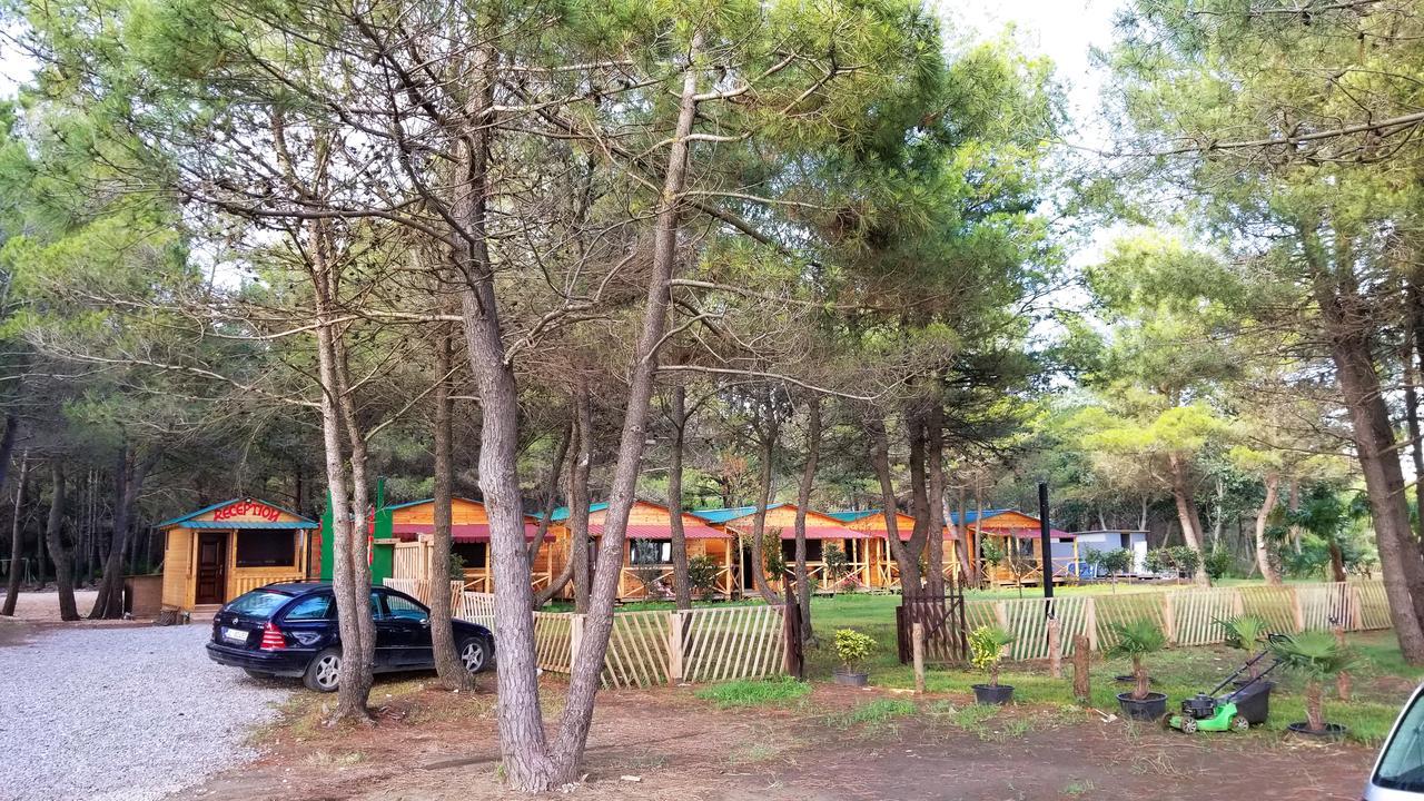 הוילה אולסינץ' Saranda Beach Bungalow מראה חיצוני תמונה