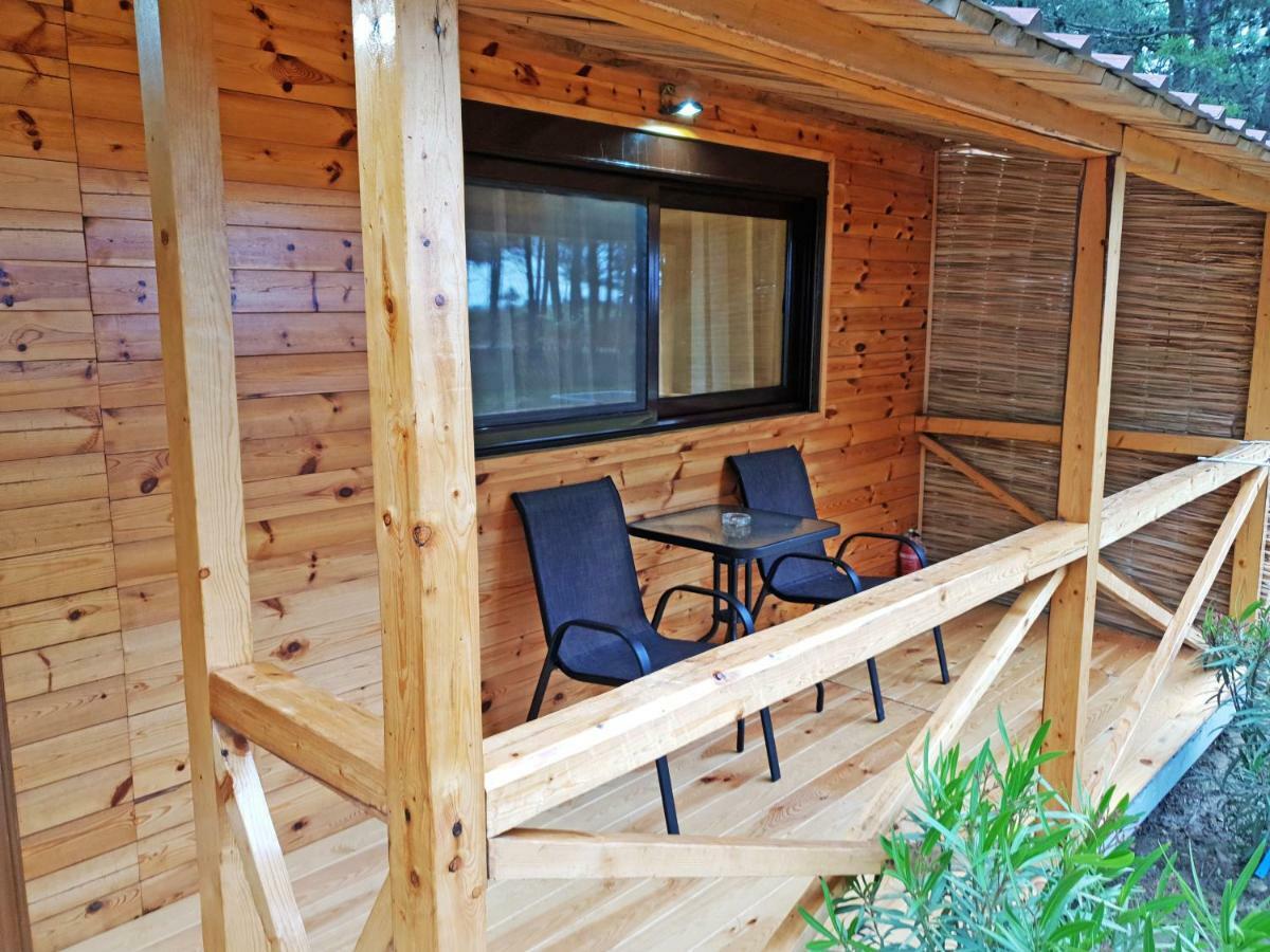 הוילה אולסינץ' Saranda Beach Bungalow מראה חיצוני תמונה
